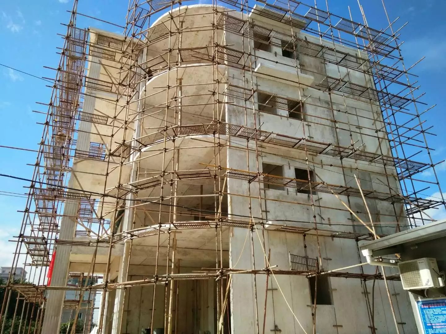 房山星河绿色环保装配式建材在福建修建的五层别墅建筑